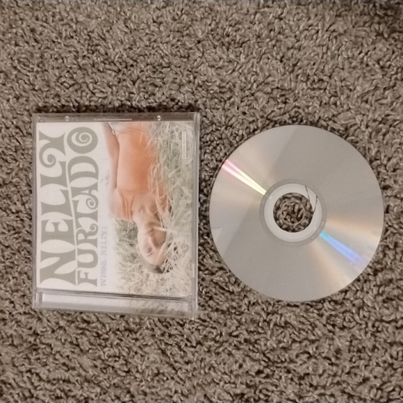 Nelly Furtado 'Whoa, Nelly!' CD - Picture 6 of 6